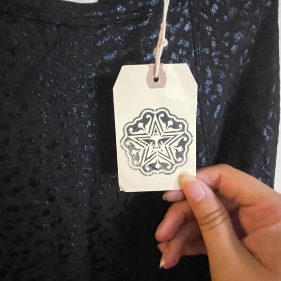 NWT Obey Propaganda brown/black cheetah print top. Size small. - Picture 3 of 4